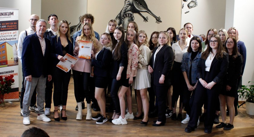 Rozdanie świadectw w Technikum nr 3 – zdjęcia grupowe