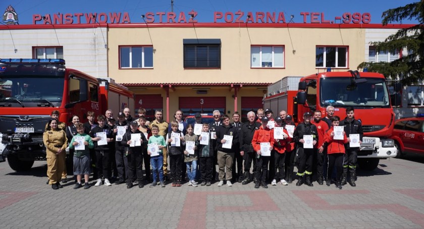 Błażej Szatlak, Eryk Kowalczyk i Kacper Kutz – najlepsi w turnieju wiedzy pożarniczej