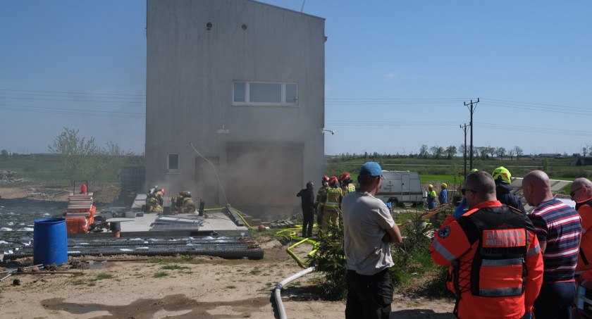 Pożar akumulatorów na ulicy Przemysłowej FOTO, VIDEO