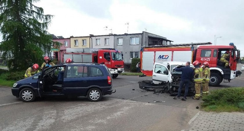 Wypadek na skrzyżowaniu równorzędnym w Chojnicach