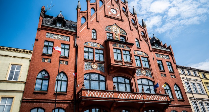 Ile wpłynęło ofert na konkurs na stanowisko dyrektora?