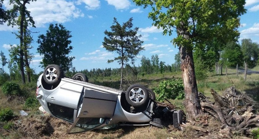 Co było przyczyną wczorajszego dachowania skody fabii?