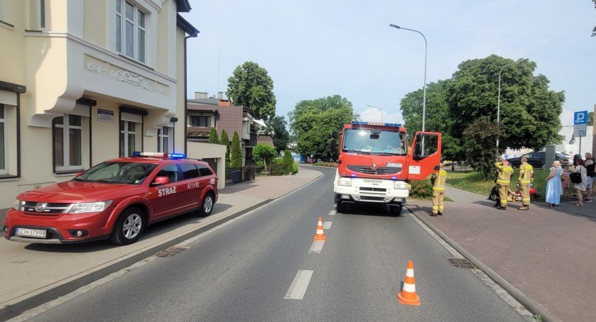 Co się wydarzyło na Mickiewicza? Jedenastolatek przed maską samochodu