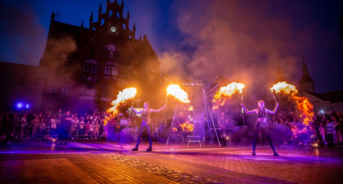 Spektakl Fire Power na Starym Rynku (FOTOGALERIA) 