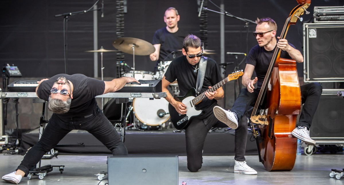 Publika rozgrzana do czerwoności. Boogie Boys w chojnickiej fosie (FOTOGALERIA)