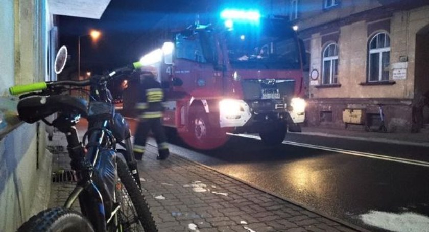 Rowerem ze skrzynką piwa, a w organizmie 3,5 promila