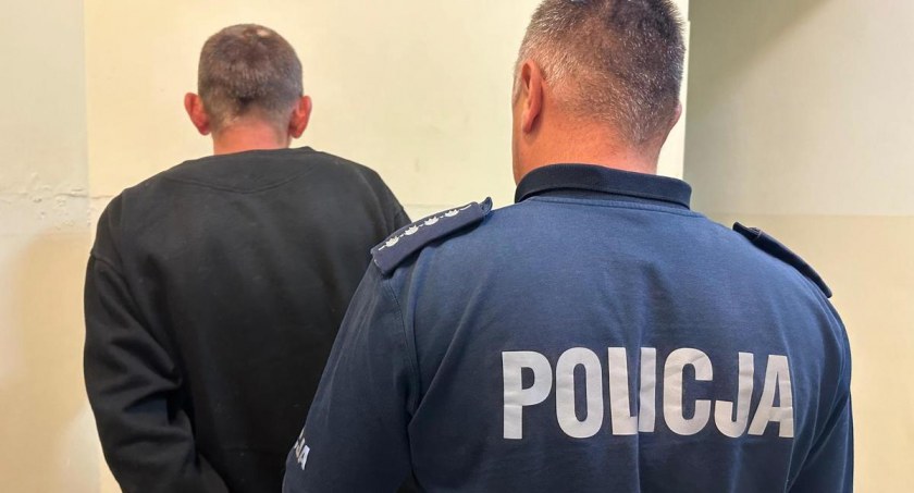 Policjanci są wyczuleni na nerwowo zachowujących się przechodniów