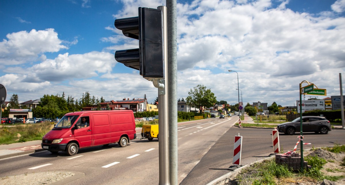 Kolejne w Chojnicach skrzyżowanie z sygnalizacją świetlną. Roboty są na finiszu