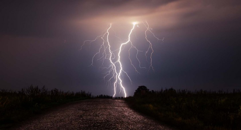 Wieczorem możliwe burze z gradem. Meteorolodzy ostrzegają 