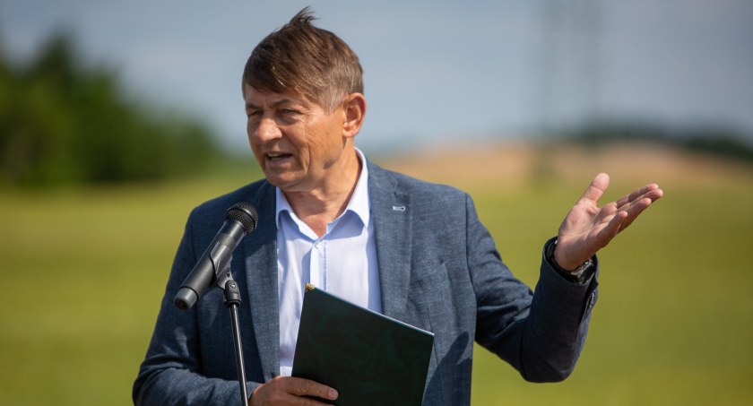 Niestety, samorząd nie ma wyjścia. Musimy iść w tym kierunku