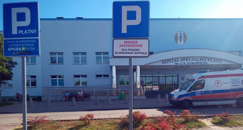 Płatny parking przy chojnickim szpitalu to maszynka do robienia pieniędzy?