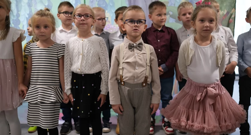 Dzieci z chojnickiego żłobka zaśpiewały wojewodzie i posłowi