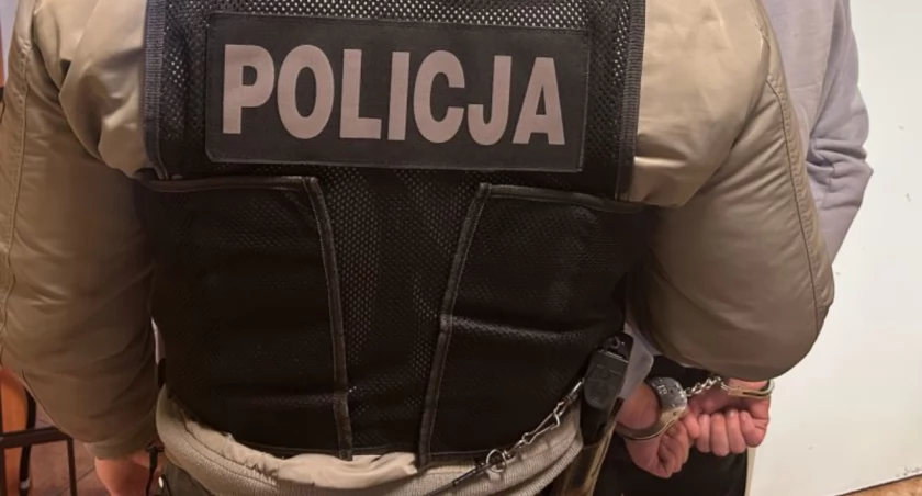 Pięścią w twarz. Zabrał e-papierosa