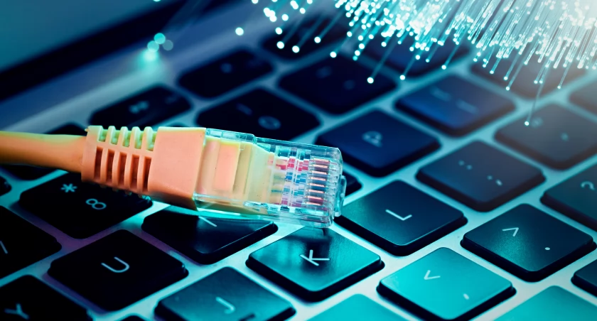 Czy warto postawić na internet światłowodowy? Gdynia ma w czym wybierać!
