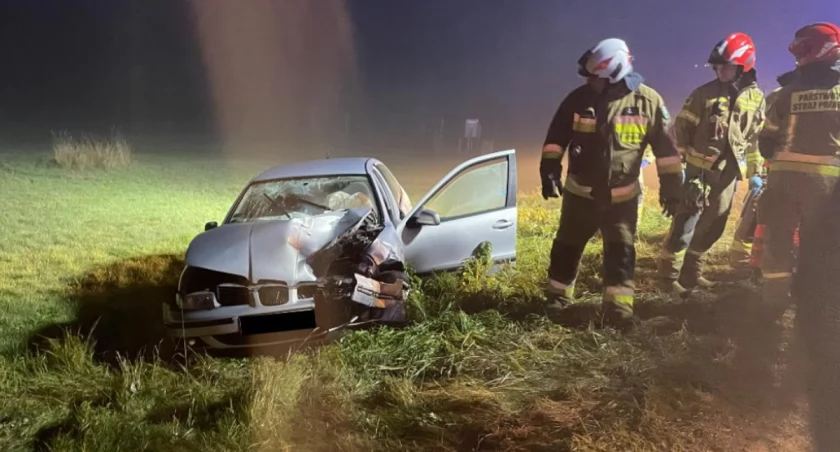 Gockowice. Samochód osobowy zderzył się z ciągnikiem rolniczym
