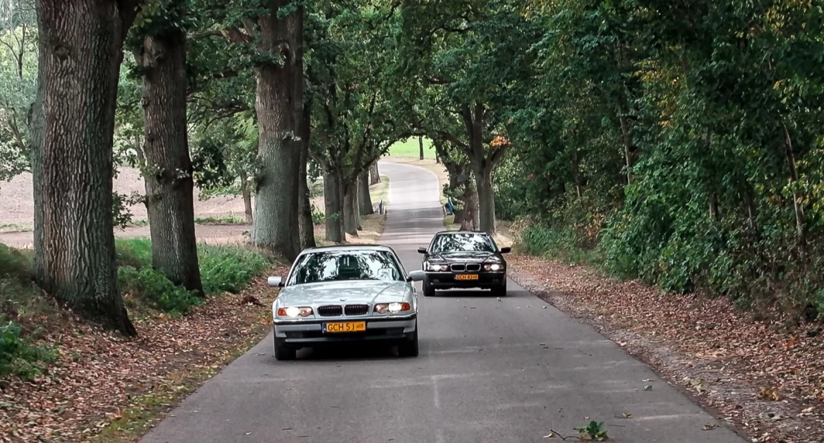 Dwa rzadkie BMW E38. Jedna z wielkim silnikiem, druga w wersji Individual!