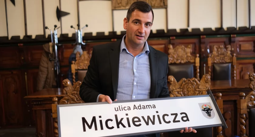 Jest już termin wymiany tablic z nazwami ulic w Chojnicach