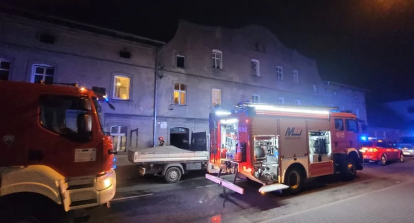 Chojnice: pożar fotela w piwnicy