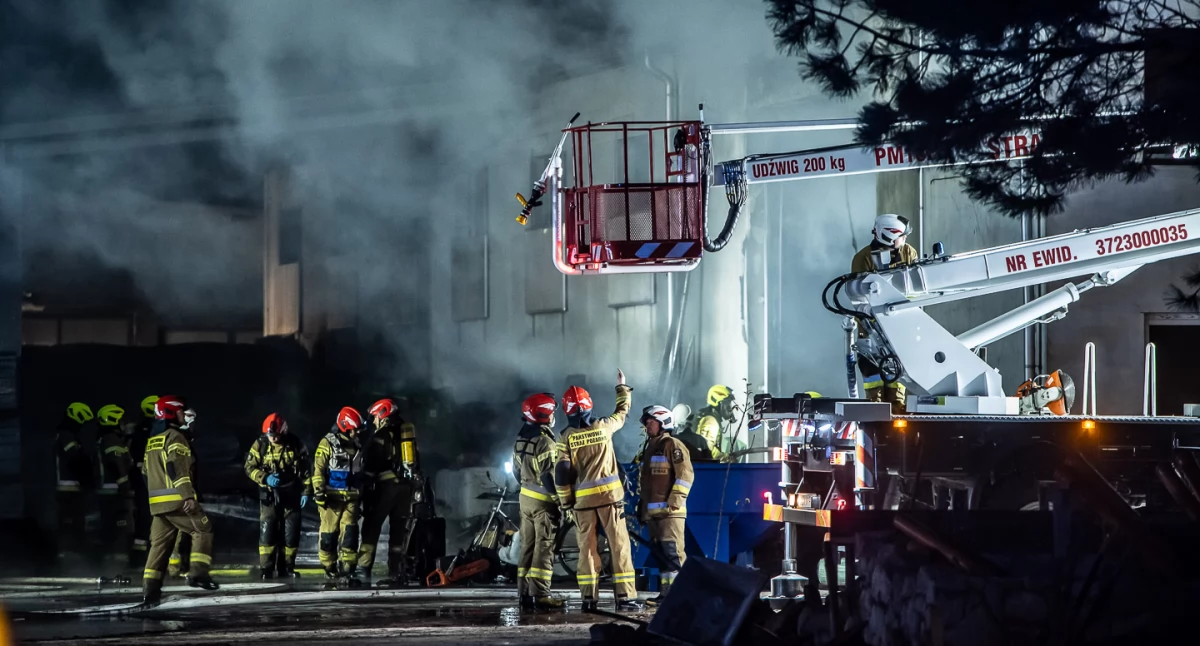 Pożar zabudowań gospodarczych w Ogorzelinach (FOTO, WIDEO) 
