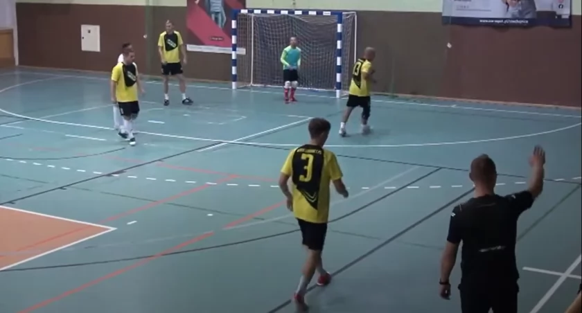 Pierwszego gola w sezonie zdobył Adrian Remiszka