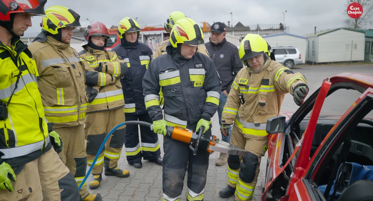 Jak strażacy rozcinają auta? Tak ratuje się ludzkie życie