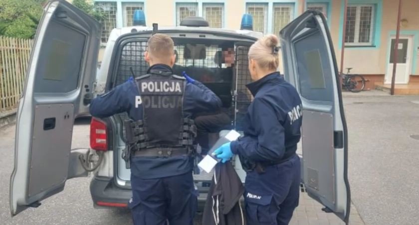 Policjanci z Chojnic zatrzymali dwóch pijanych obywateli Kolumbii
