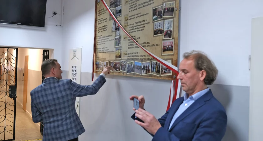 Urodziny Zespołu Szkół nr 2: tablica na pamiątkę 60-lecia