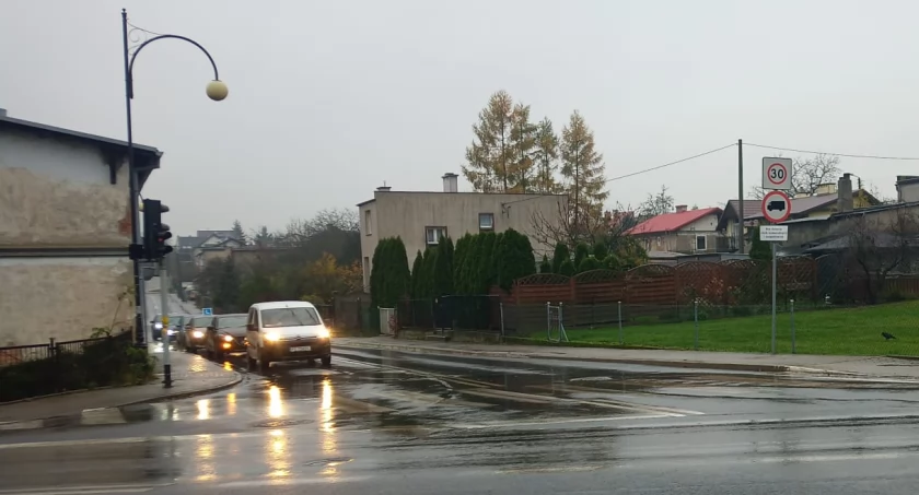 Kontrole prędkości na ulicy Reymonta - kierowcy zaskoczeni obowiązującym tu ograniczeniem