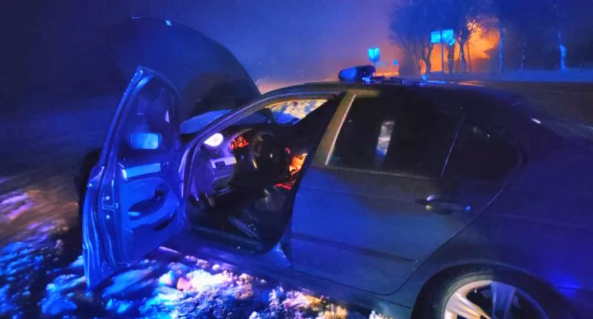 Uciekał najpierw samochodem, potem pieszo przez pole