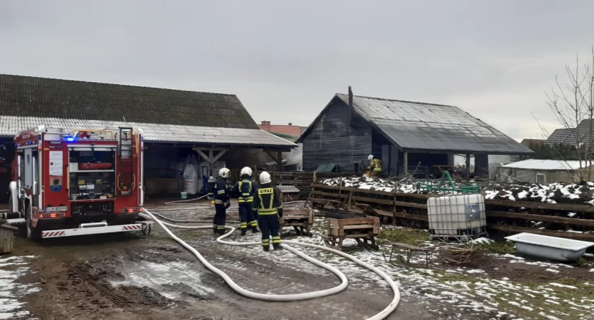 Duży pożar warsztatu samochodowego w Lubni