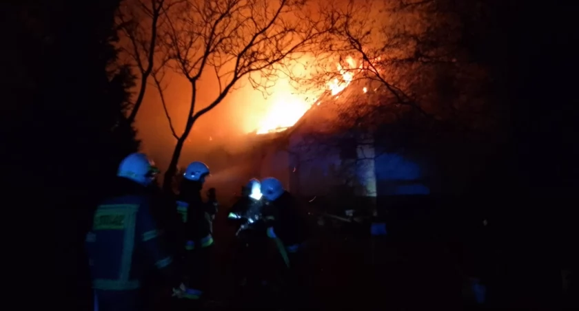 Kolejny pożar domu mieszkalnego. Tym razem we wsi Kurcze w gminie Czersk