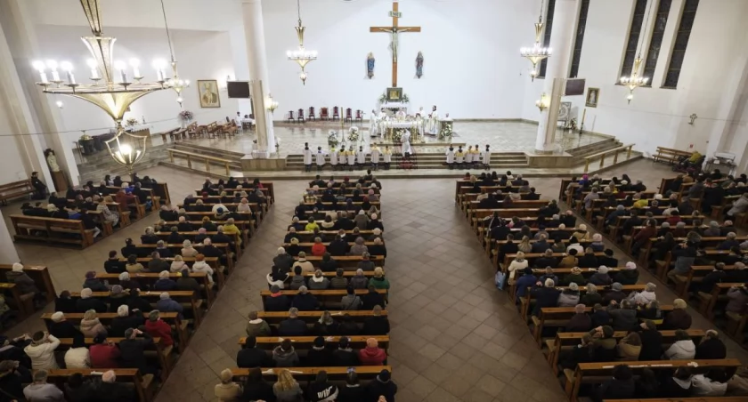 Czy mieszkańcy powiatu chojnickiego są religijni? Czy chodzą do kościoła?