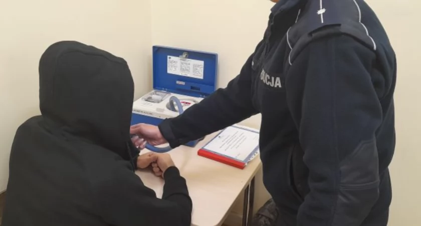 Świadek zabrał pijanemu kierowcy kluczyki, jednak ten miał zapasowe