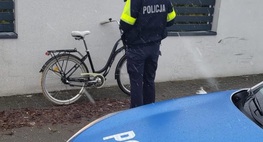 Potrącona rowerzystka zabrana do szpitala