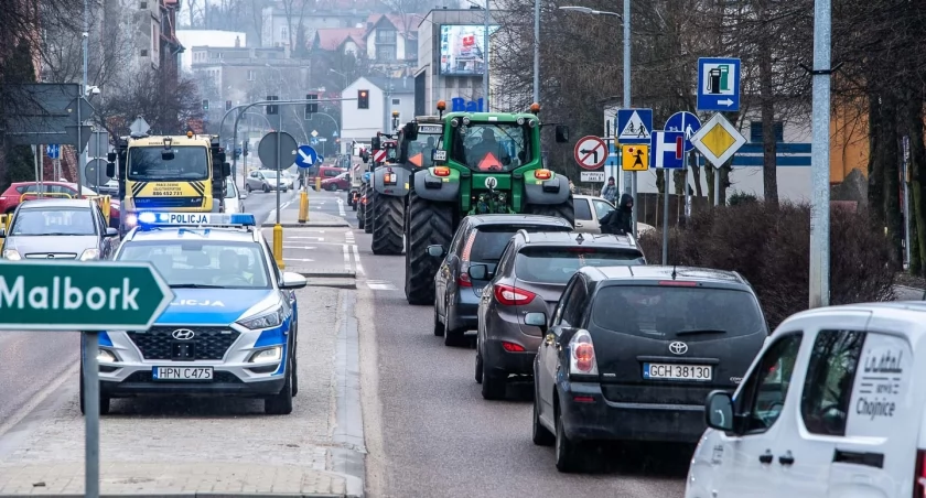 Uwaga, rolnicy wyjechali traktorami w miasto! Kolejne filmy z  protestu, FOTO AKTUALIZACJA
