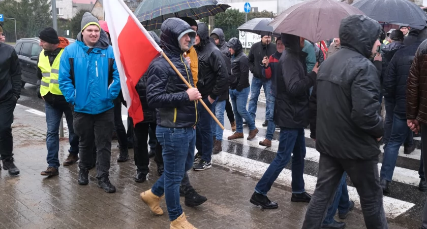 We wtorek rolnicy znowu zablokują drogi. Gdzie pojawią się baloty słomy?