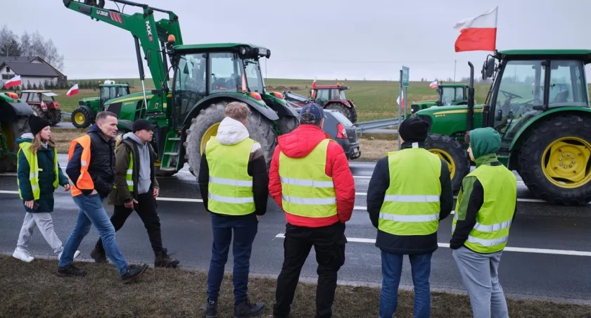 Protesty rolników - blokują berlinkę w Barkowie