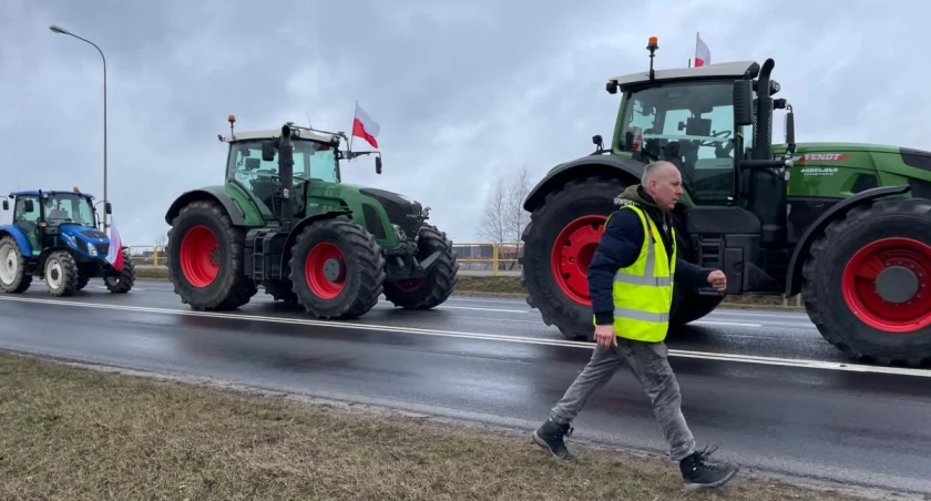 Protest rolników: ciągniki na Starym Rynku. Będzie też obornik