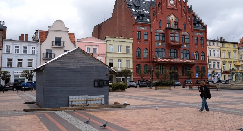Idzie wiosna. Na chojnickim rynku zaczyna się się rozkładać pierwszy ogródek