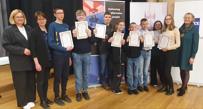 Uczniowie Szkoły Podstawowej nr 8 w Chojnicach na szczytach matematycznej rywalizacji