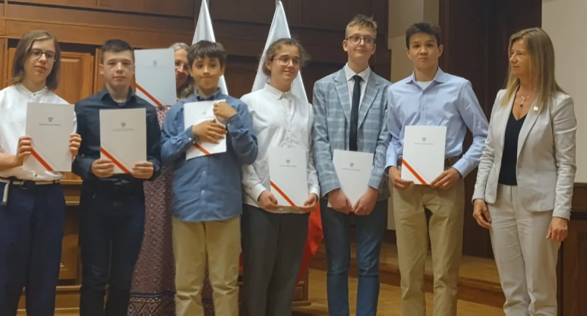 Marta Kitowska i Paweł Cieplicki laureatami konkursów przedmiotowych