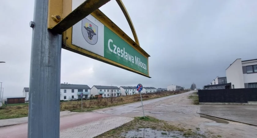Ulica Miłosza w Chojnicach: płyty betonowe czy kapitalny remont?