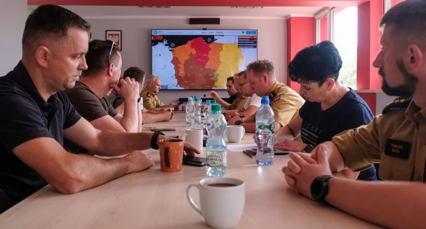Uwaga! Synoptycy prognozują silne burze. Możliwe trąby powietrzne 
