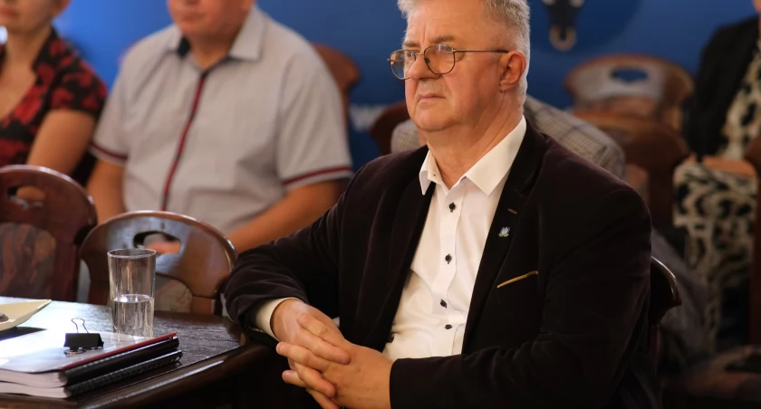 Konkurs na sekretarza powiatu unieważniony. Ciągle nie ma następcy Marka Buzy