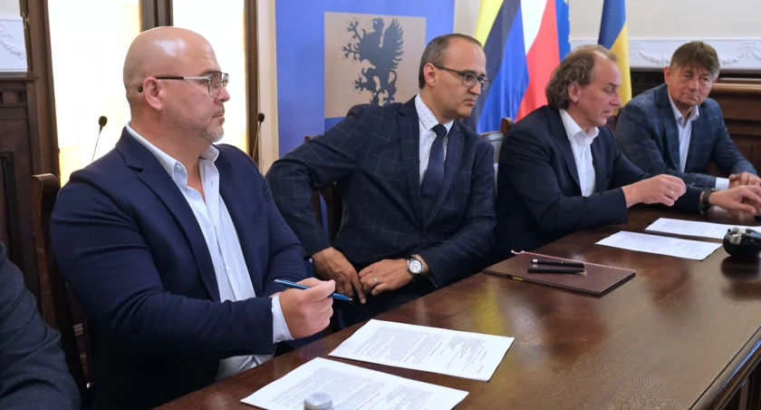 Umowa na remont drogi powiatowej Stare Parcele-Pawłowo podpisana