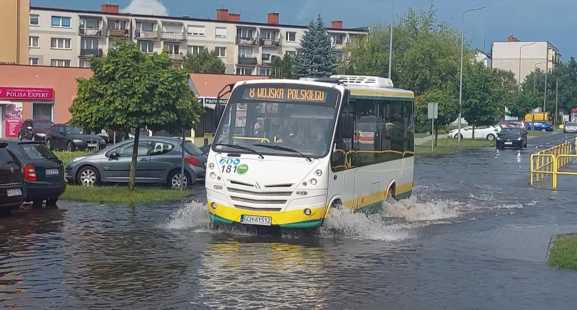 Silny deszcz przeszedł nad Chojnicami. Zalane ulice