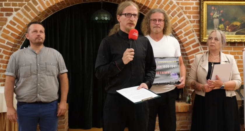 Chojniccy politycy: polska flaga powinna być na pierwszym miejscu