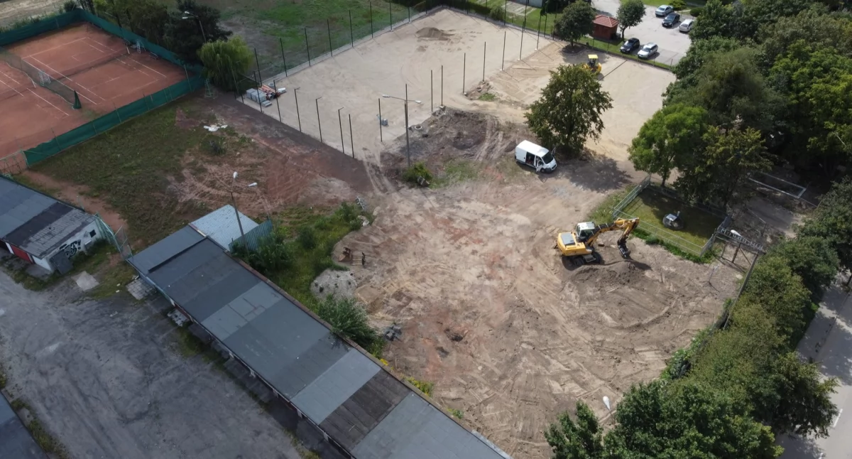 Chojnickie inwestycje: boisko na Budowlanych coraz bliżej finiszu