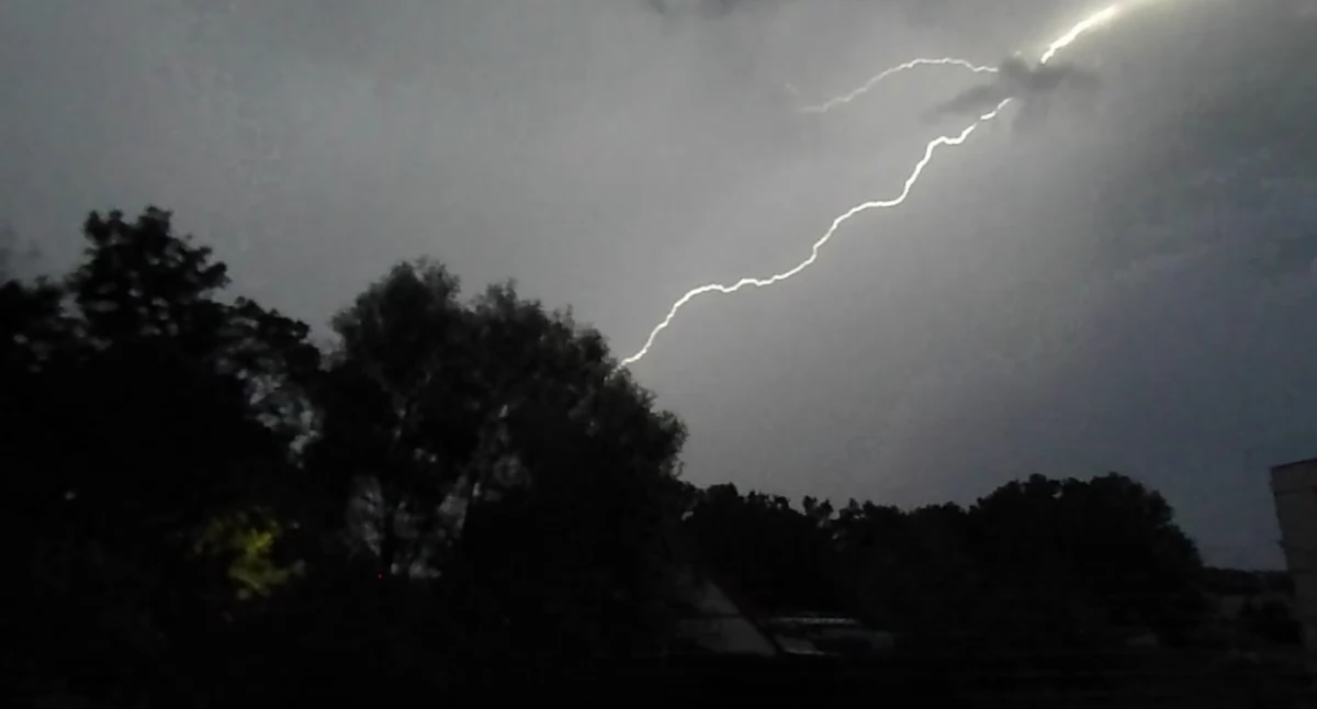 Nadchodzą burze. Ostrzeżenia meteorologiczne dla Powiatu Chojnickiego