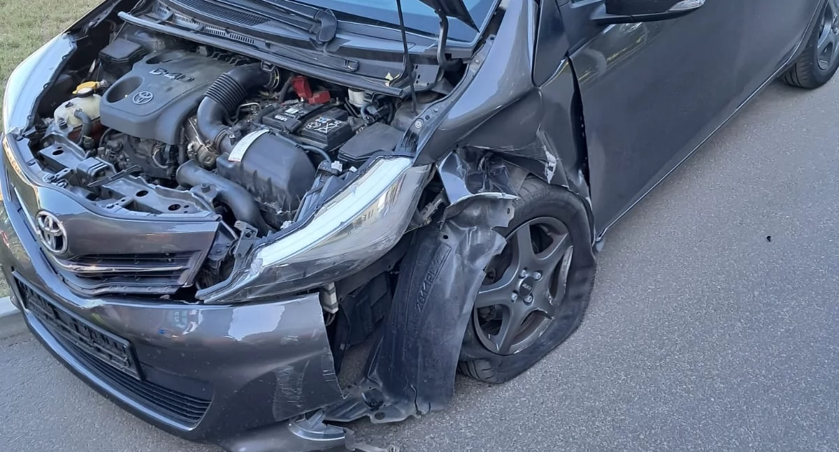 19-letni kierowca volkswagena nieprawidłowo wykonał manewr wymijania